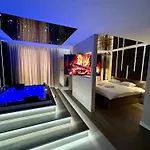 Masarska 8 Vip Jacuzzi *