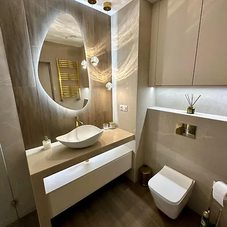 Masarska 8 Vip Jacuzzi Krasków
